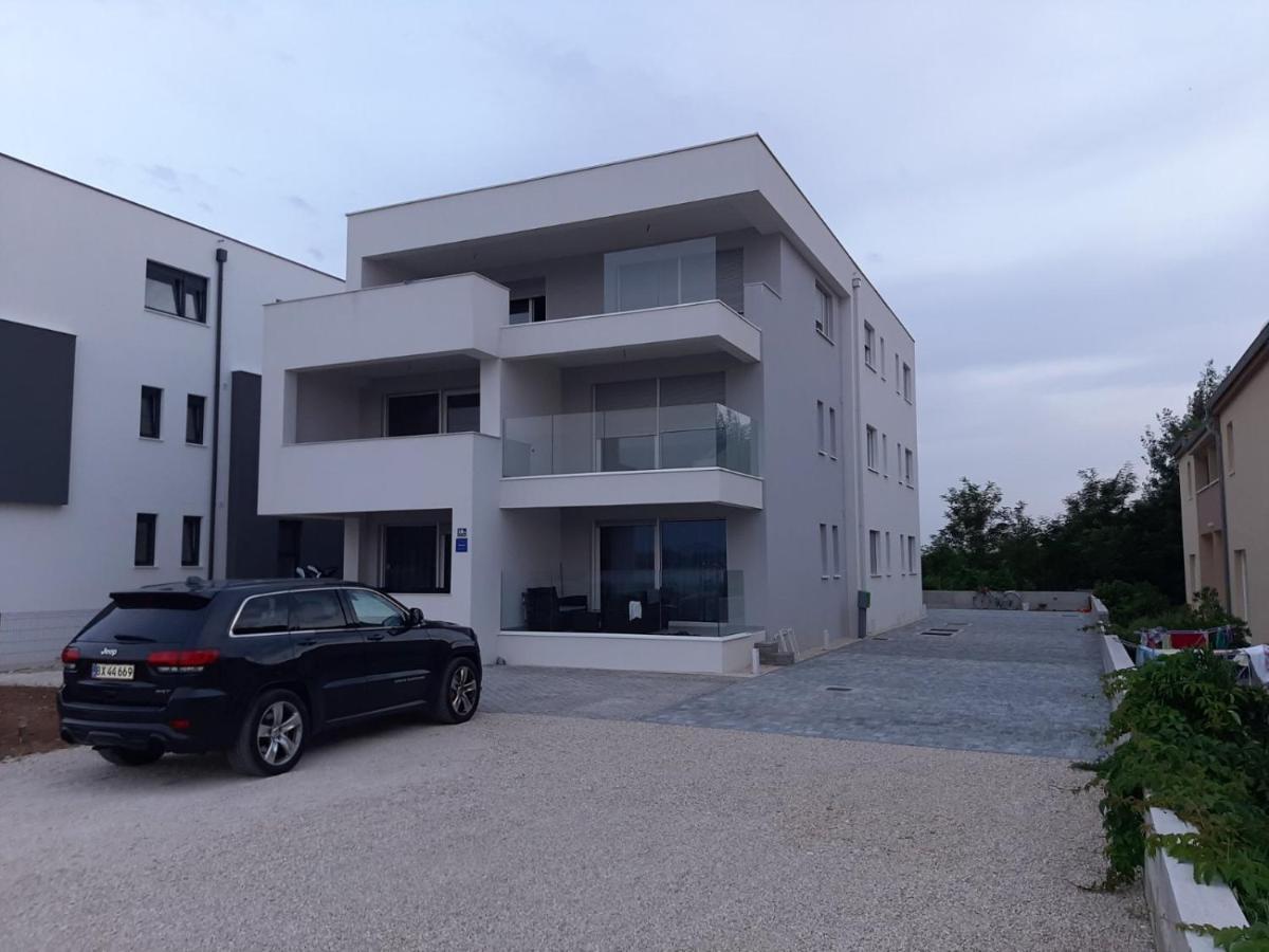 B & R Summer Breeze Apartments Нін Екстер'єр фото