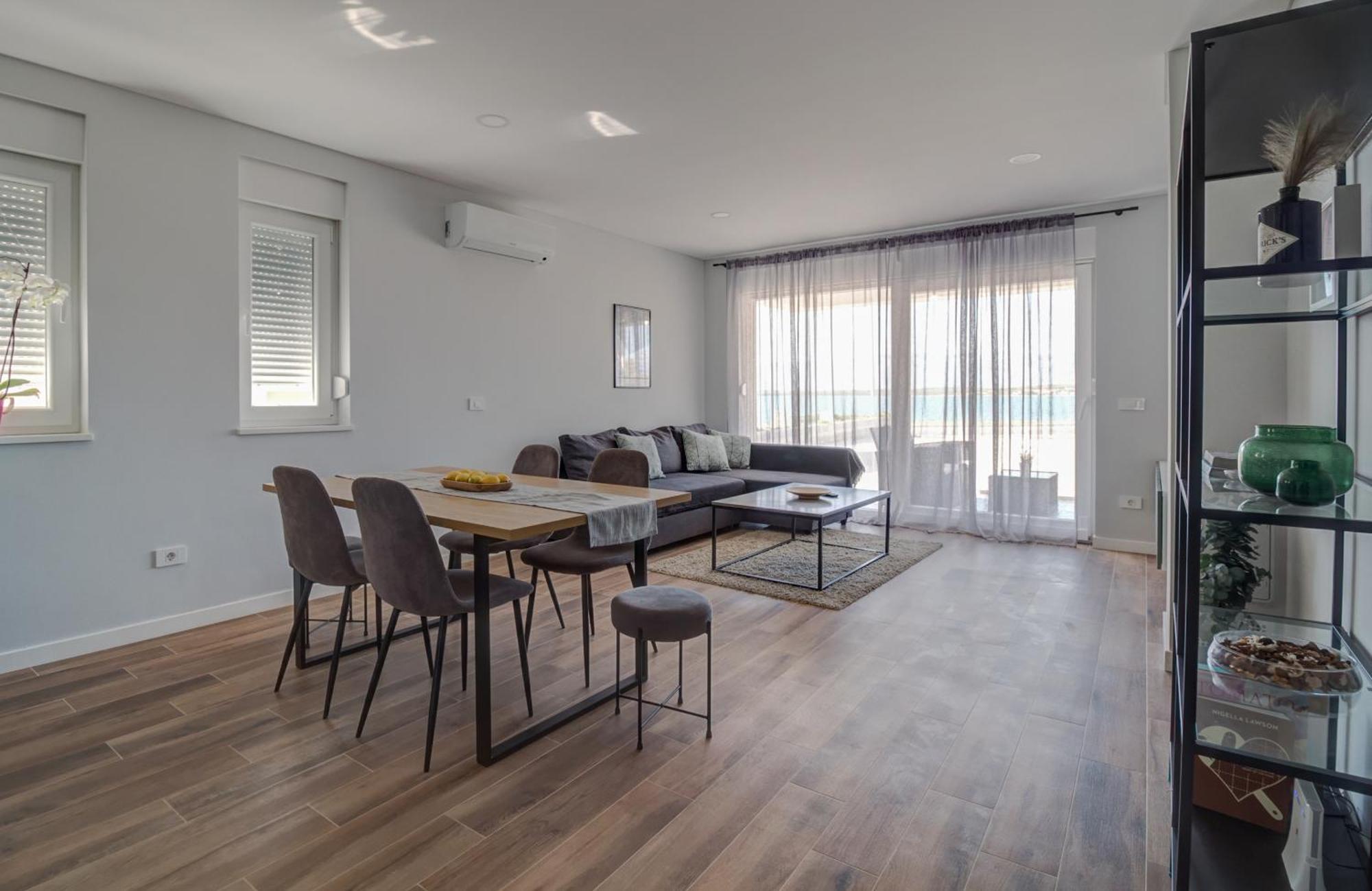 B & R Summer Breeze Apartments Нін Екстер'єр фото